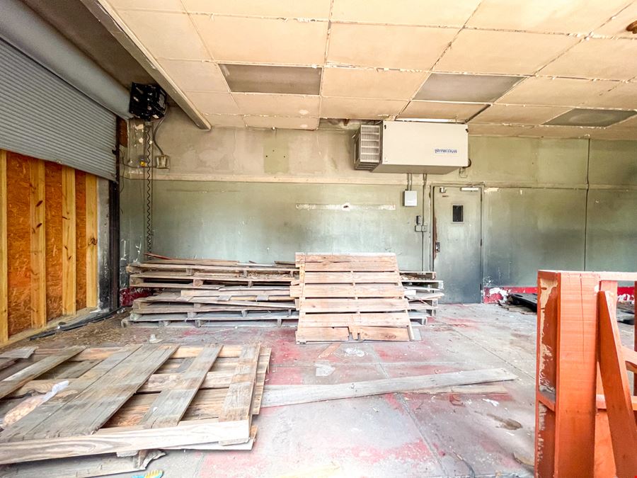 ±3,508 SF Office/Retail Redevelopment Opportunity in Mid City