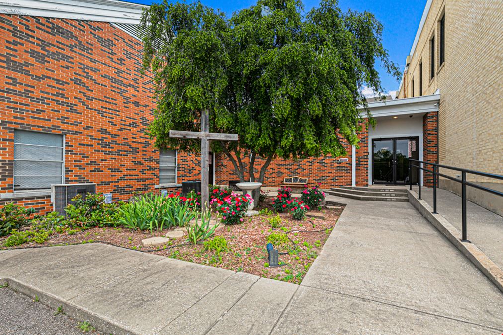 35,000 SF Church & 20,000 SF Youth Center For Sale in Downtown Greenville, TX