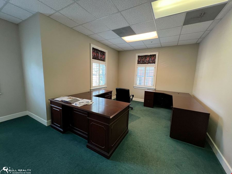 ±1,050 SF Office Condo