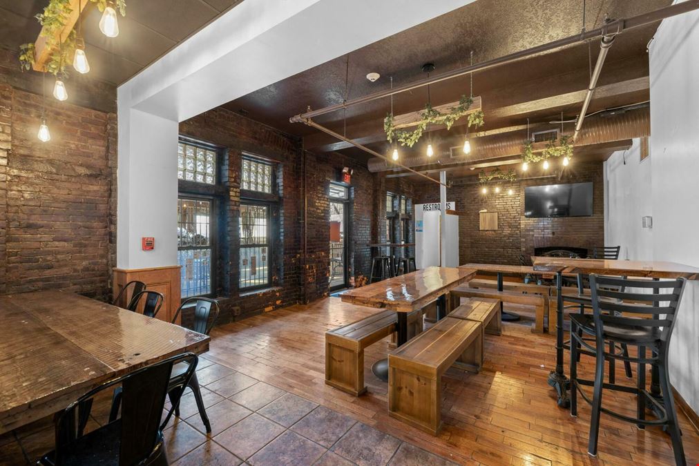 490 Pearl St - Turn Key Restaurant for Lease