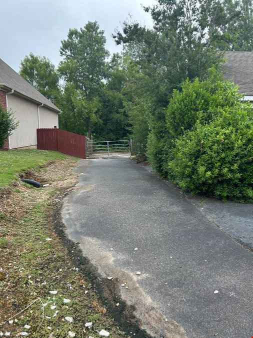 1721 Highway 51 S