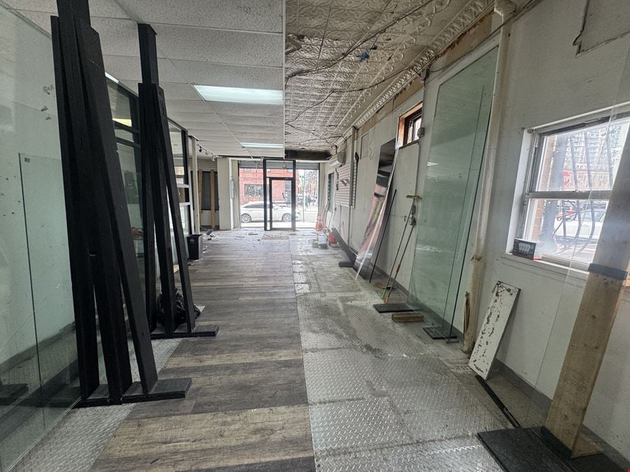 Retail space for lease in Long Island City