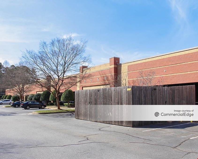 Lakeside at Peachtree Corners - 5390 Triangle Pkwy