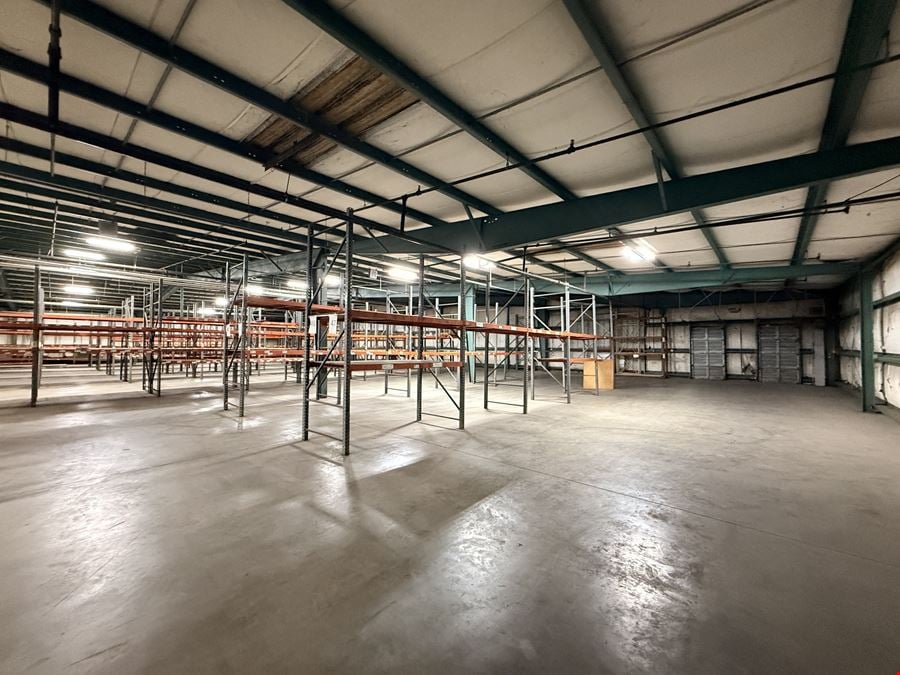 Stand Alone Warehouse Near Polk Parkway