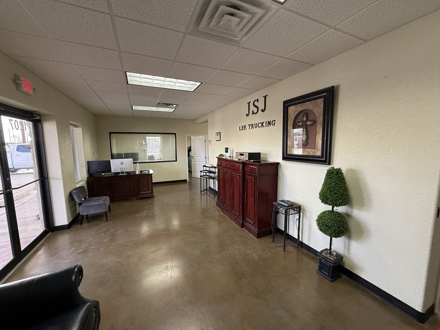 Office/Warehouse on 3 Acres Near Hwy 385