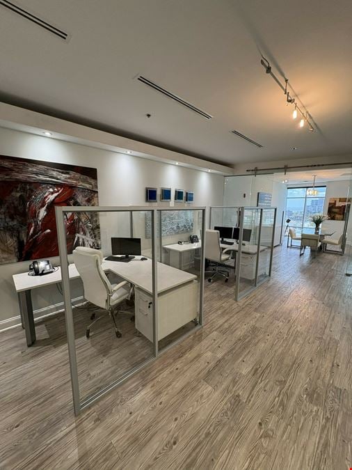 Metropolitan Suite 607