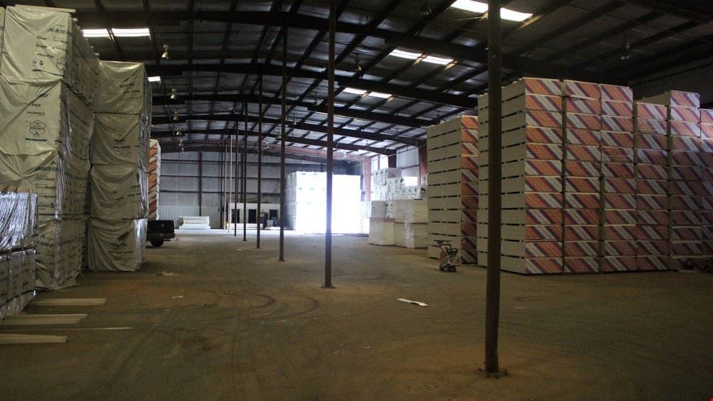 25,000sf Showroom/office/ Warehouse