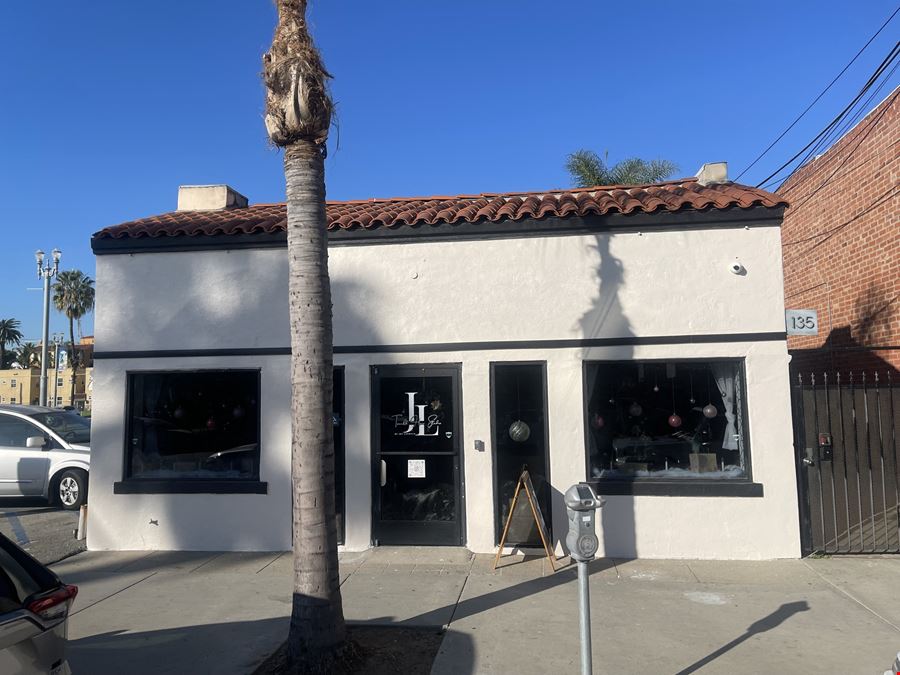 135-137 W 5th St