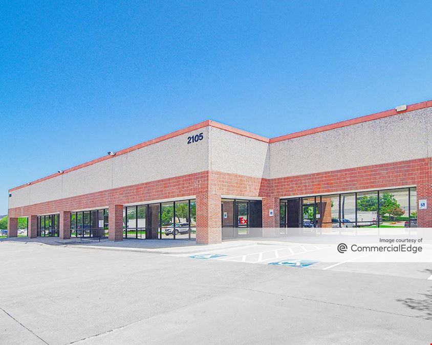 2105 & 2109 Luna Road