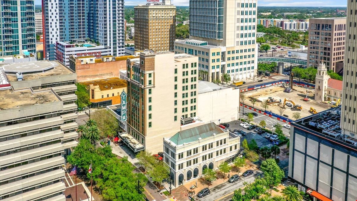 ENTIRE 8TH FLOOR – DOWNTOWN TAMPA TROPHY ASSET