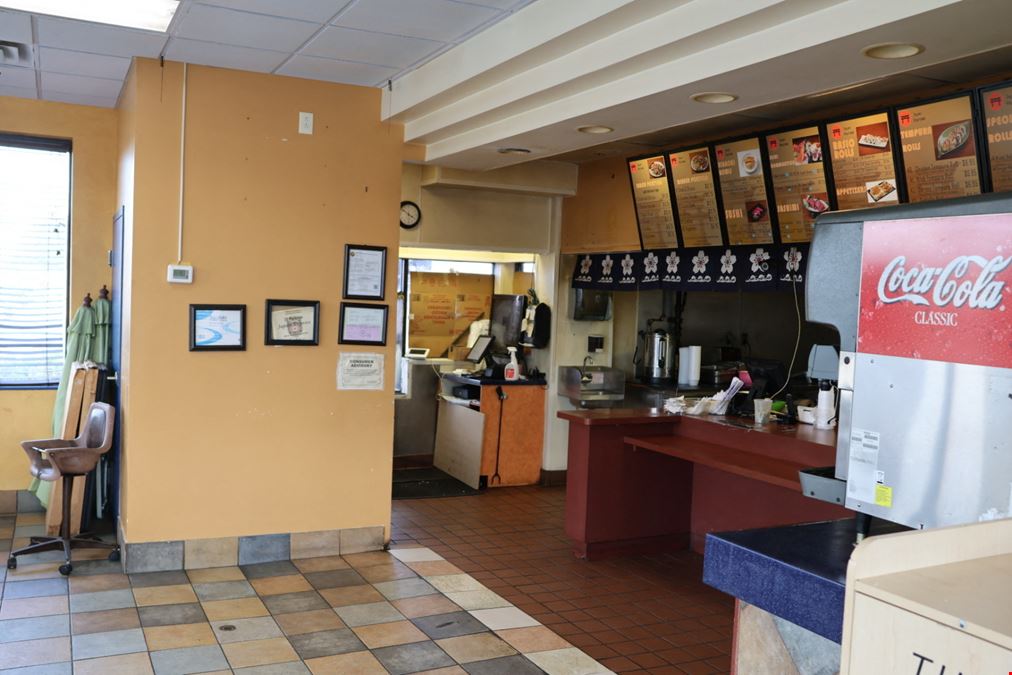 Aloma Ave Fast-Food Restaurant