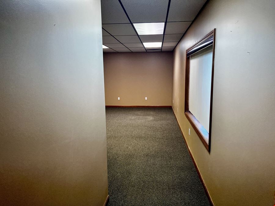 Maple Professional Plaza Office Suite
