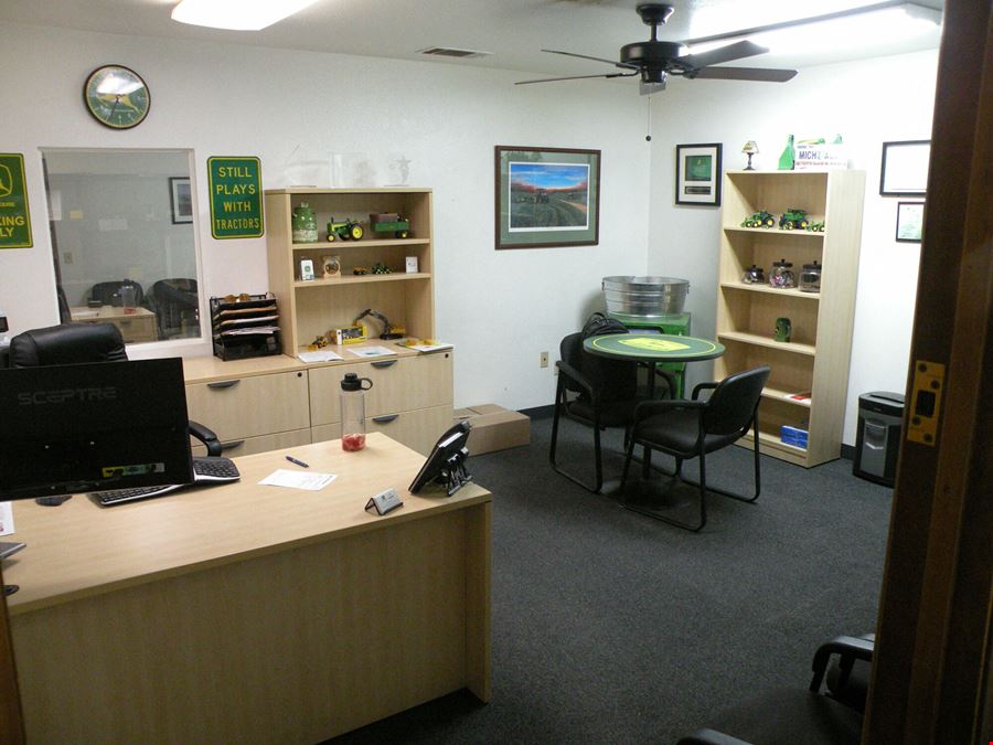 John Deere NNN lease property