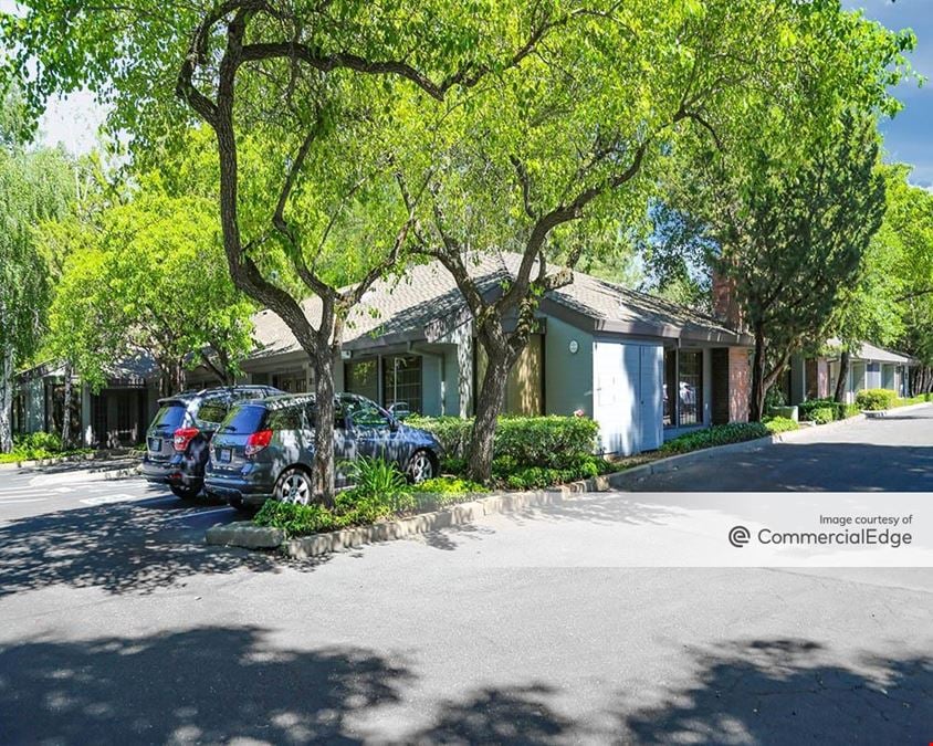825 University Avenue
