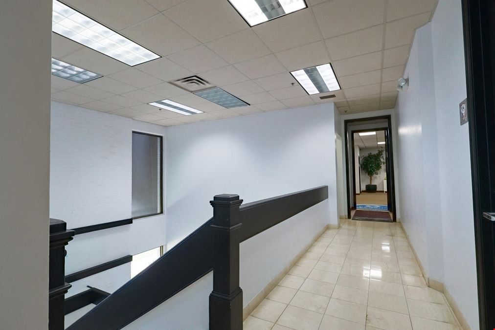 Professional Office Suite For Lease