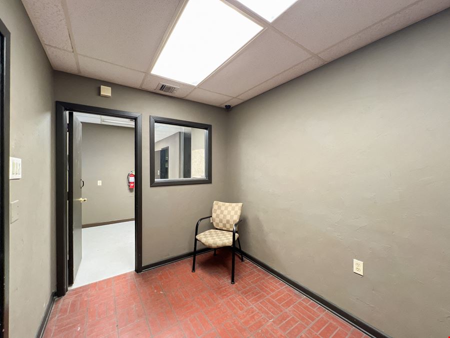 Versatile Retail Space with Warehouse Off Veterans Blvd