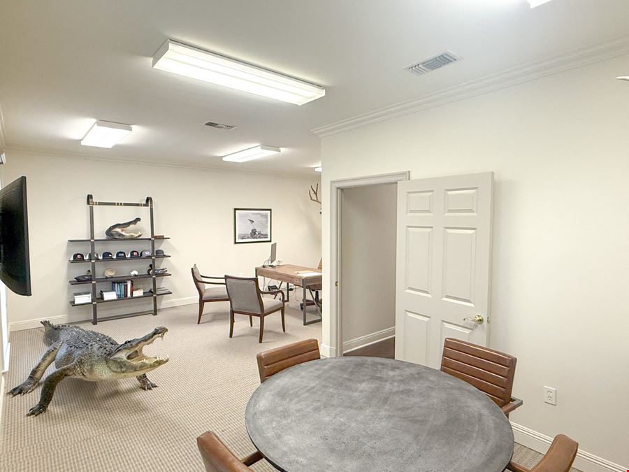 Turnkey Office with 16 Private Offices on Jefferson Hwy