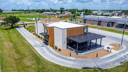Preview of Retail space for Sale at 905 N Brazosport Blvd