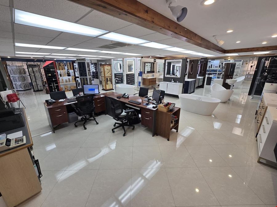 Freestanding Retail / Showroom Bldg