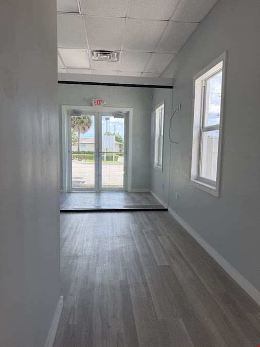 3321 Del Prado Blvd. S