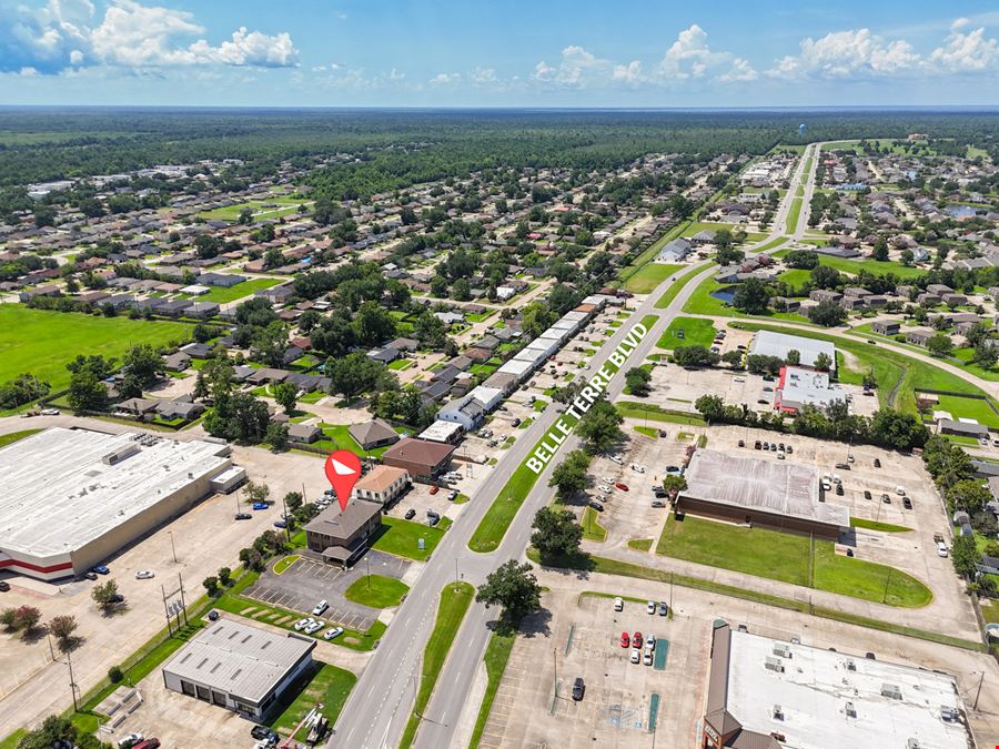 Freestanding Office Building w/Drive-Through Potential