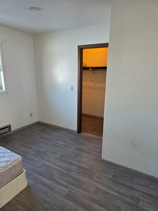 4th ST Apartments