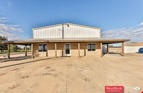 Spacious Office/Warehouse on 1-Acre Lot