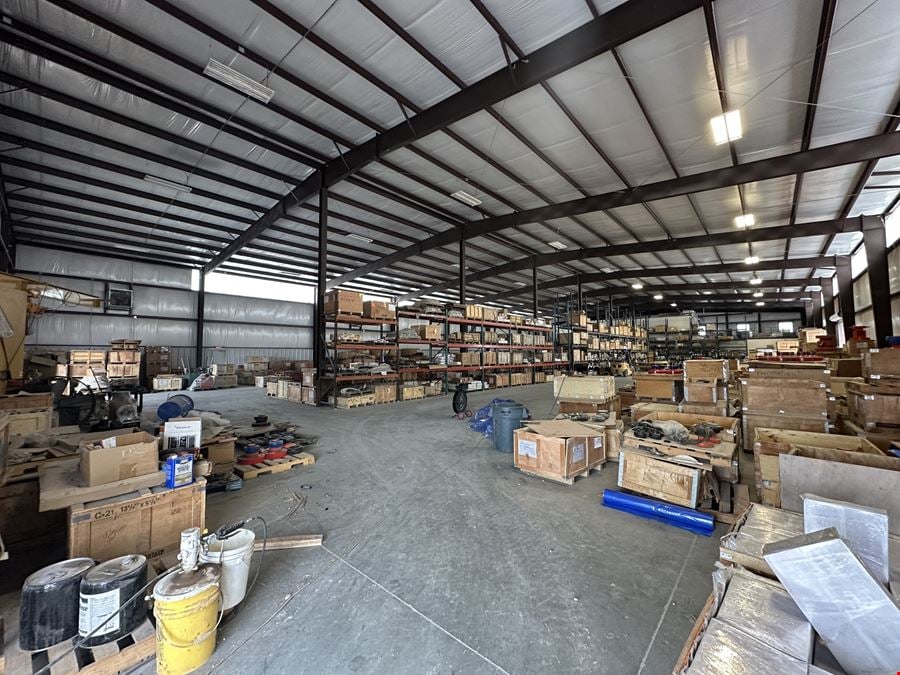 Dock & Grade-Level Loading Warehouse on I-20