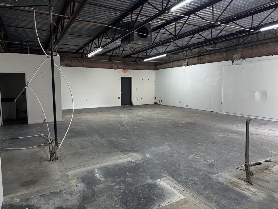SOUTHEAST WAREHOUSE / SHOP
