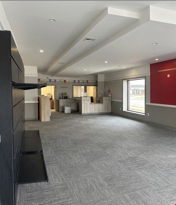 1,800 SF | 100 Manhattan Avenue | Move-In Ready Retail\Office Space with Basement for Lease