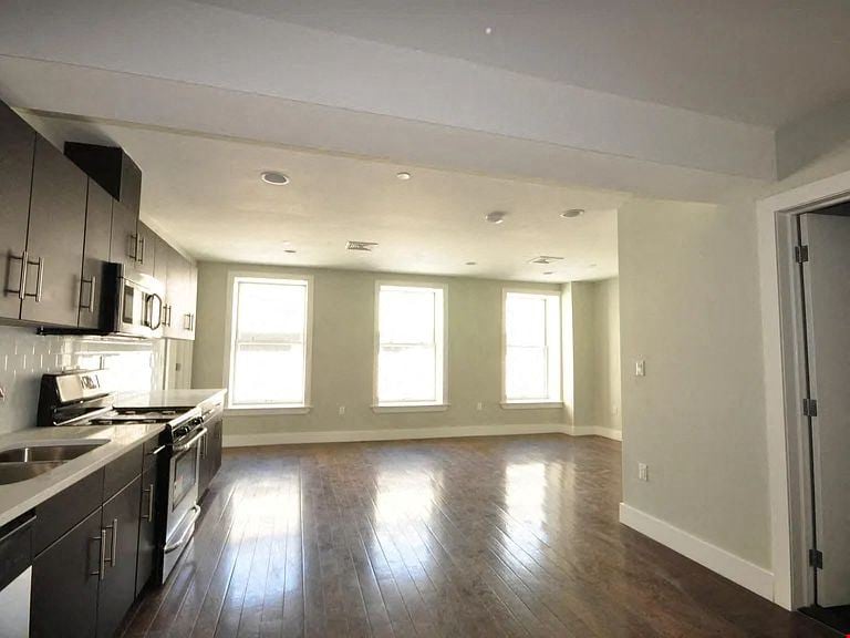 83 Beaver St