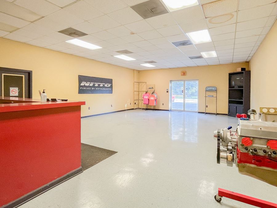 Corner Office / Warehouse ±5 Mins from Airline Hwy