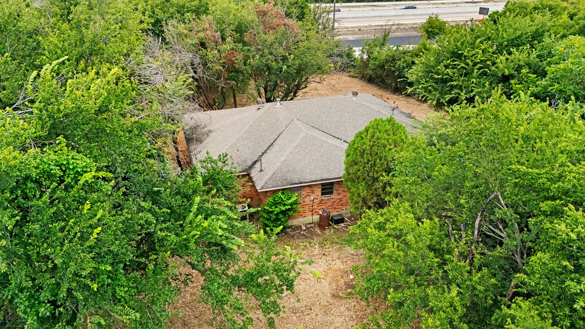 High-Traffic Mixed Use/Land Near I-35 – Owner Finance! Prime Development Opportunity!