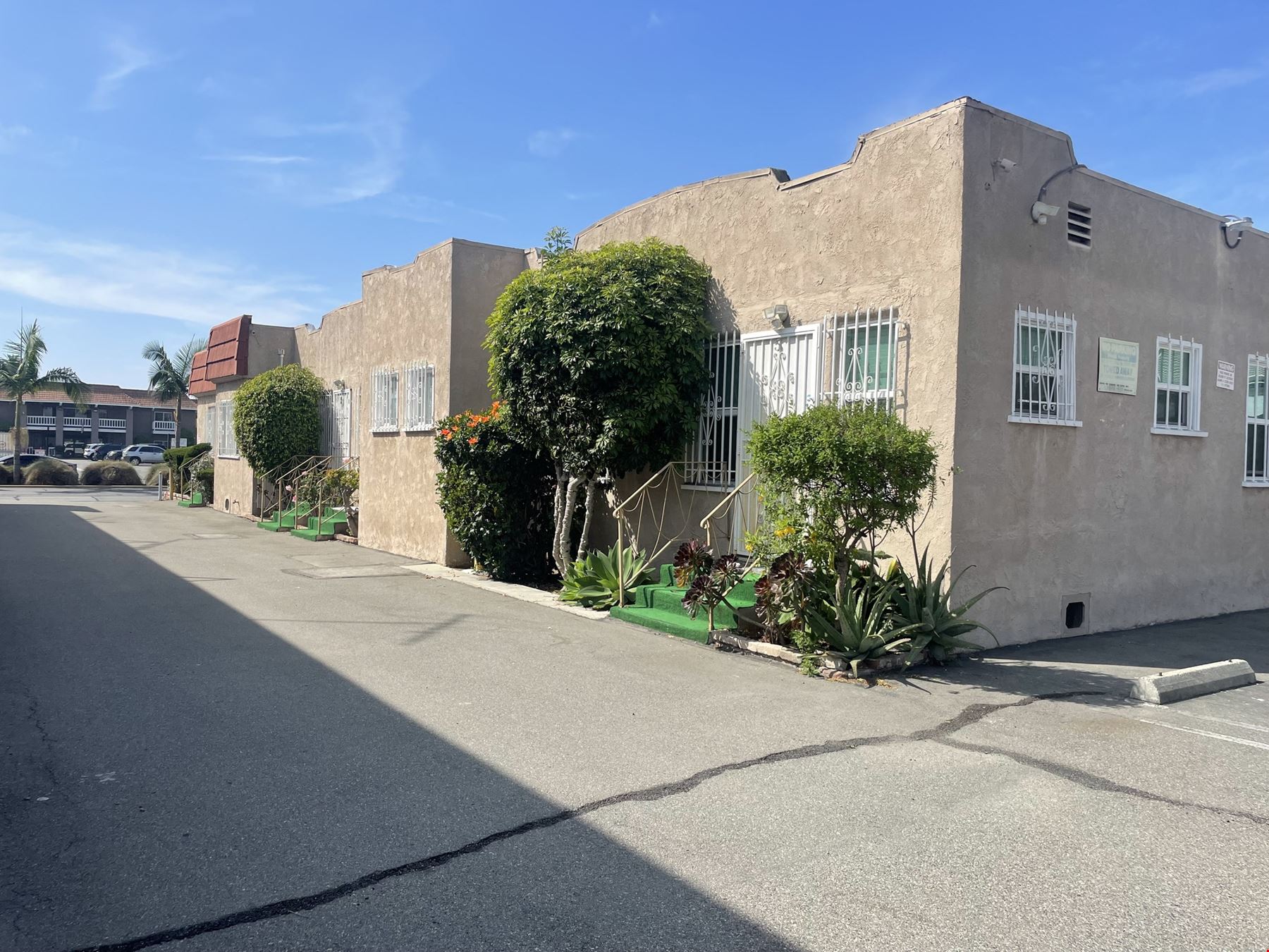 219 W Manchester Blvd