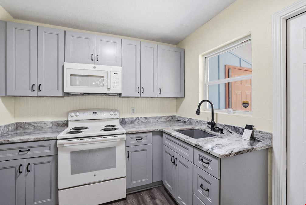 Private 4-Home Community - Single Family Homes Portfolio