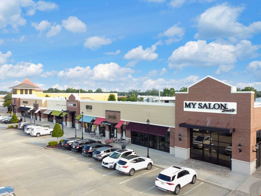 Highland Park Marketplace: Upscale Grocery Anchored Retail Center