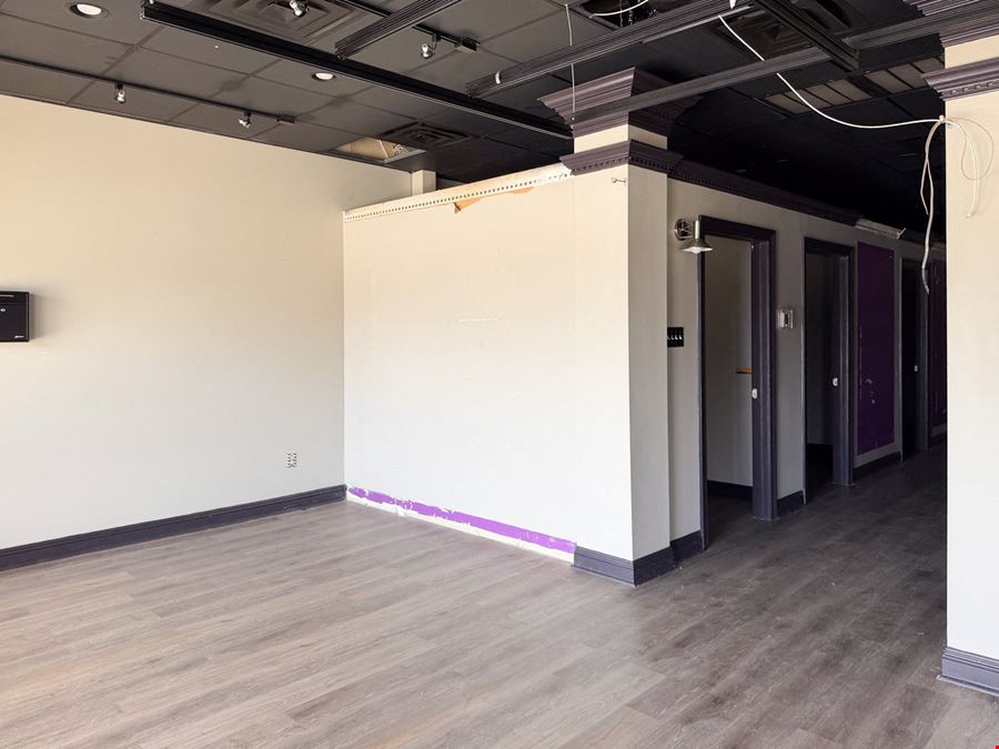 Retail Suites at the Oak Grove Plaza