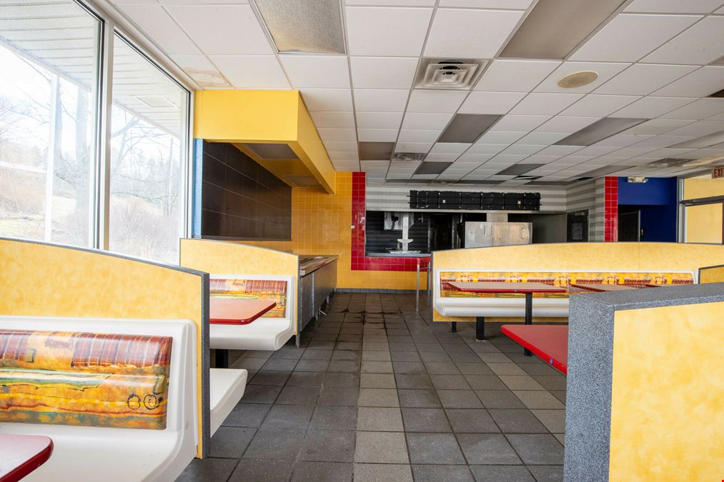 Freestanding Drive-Thru Restaurant Building in Spruce Pine, NC