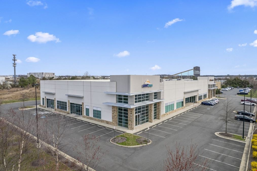 DULLES GATEWAY FLEX INDUSTRIAL - SHOWROOM FOR LEASE