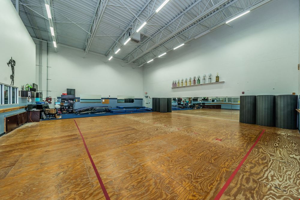 MULTI-USE SPACE AVAILABLE FOR LEASE