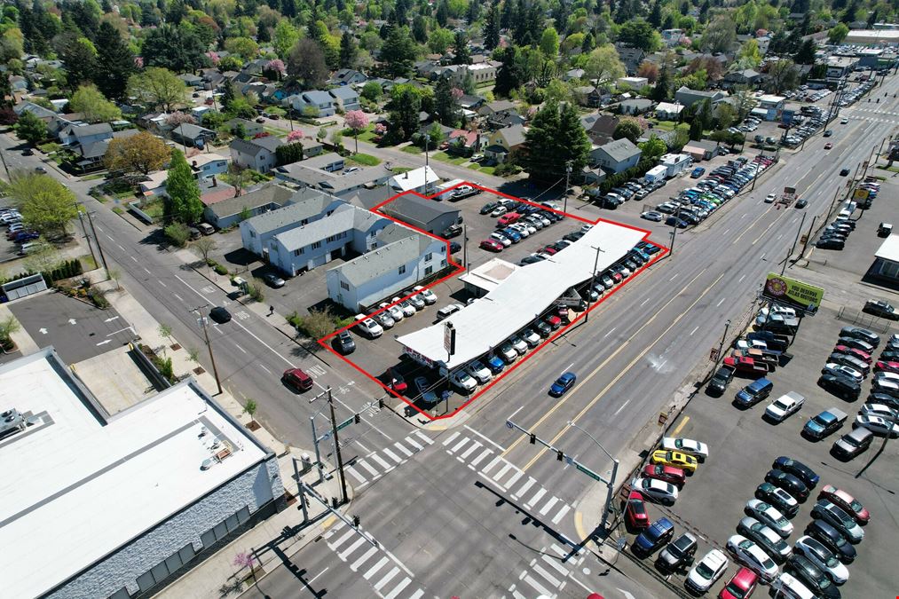 Auto lot and Buildings For Sale