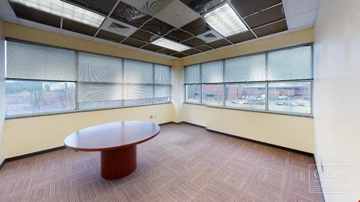 Full-Floor Availabilities in Thorn Hill Corporate Center: New build-outs & highly-amenitized Class A space