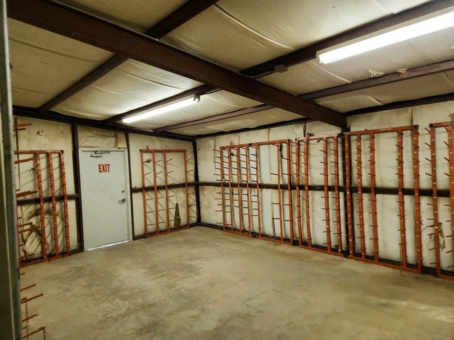 12,500 SF on 3.9 Acres on TX-83