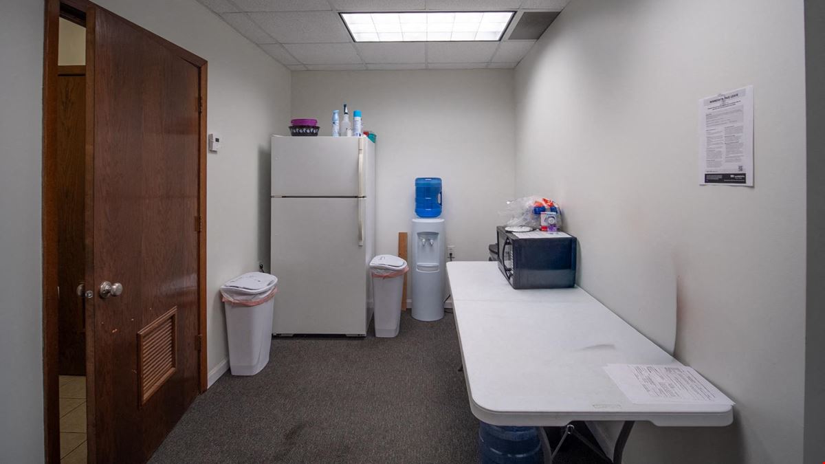 Turn key Professional Suite with Onsite Parking