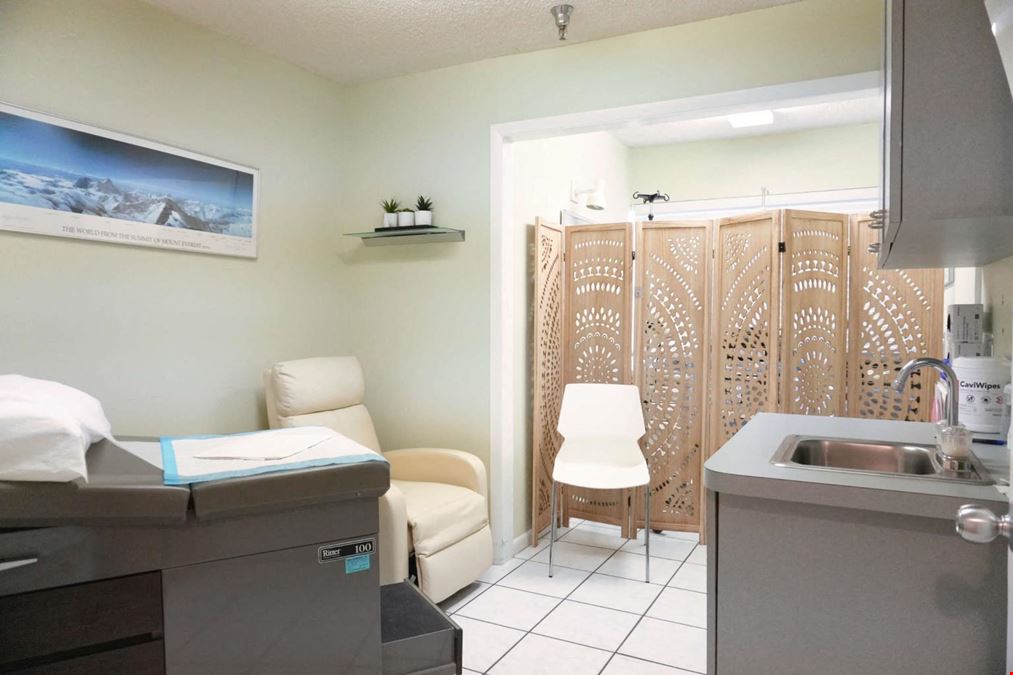 1617 S Tuttle Ave - Medical Office