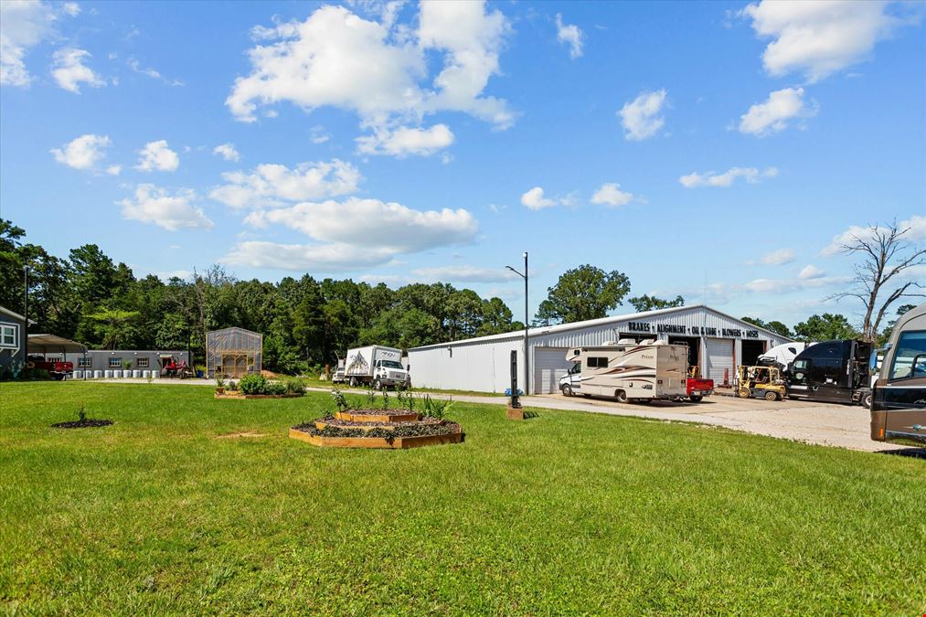 15844 Hwy 31 West