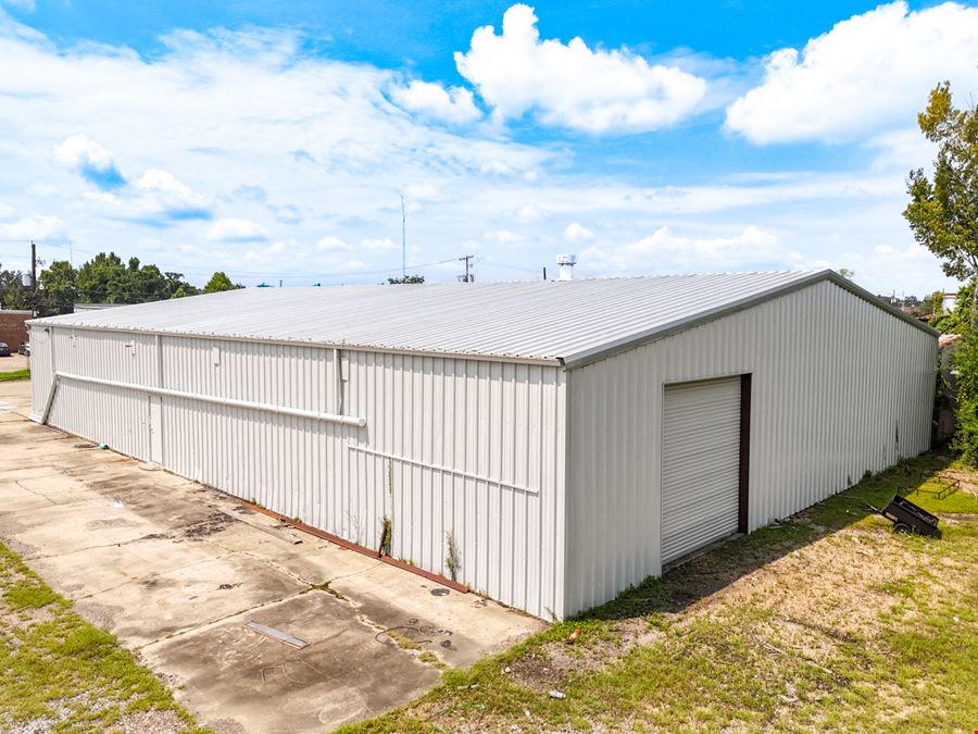 Renovated Office Warehouse with Yard just off Airline Hwy