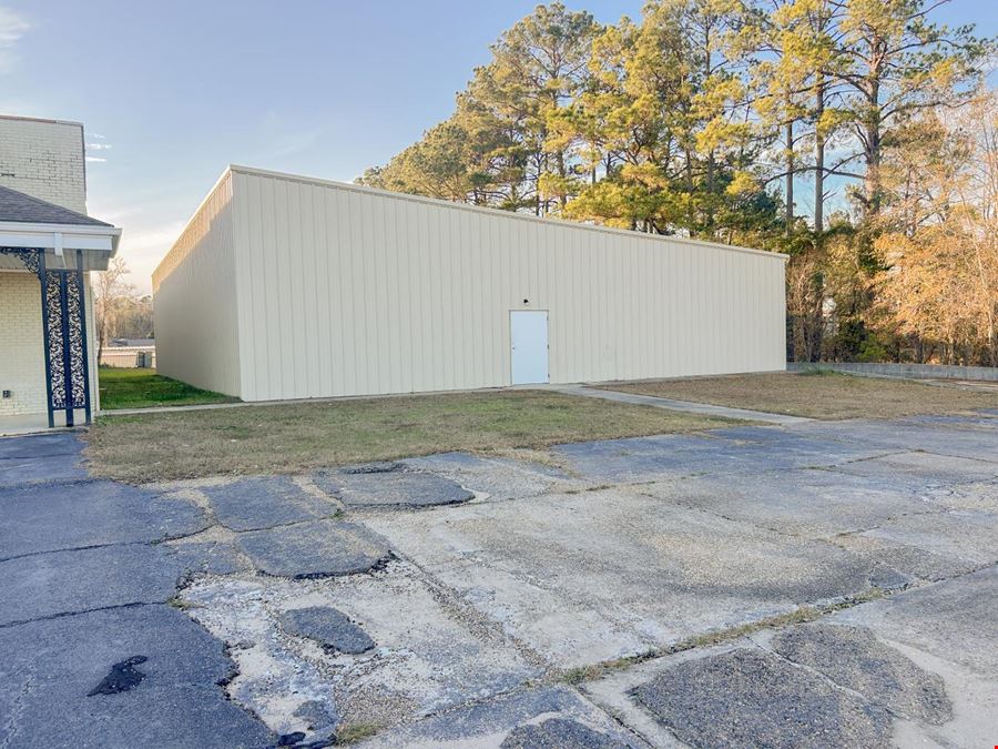 Vacant Big Box for Lease