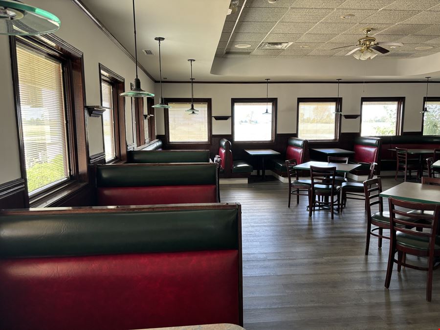 Move-in Ready Restaurant off I-39 in Oglesby