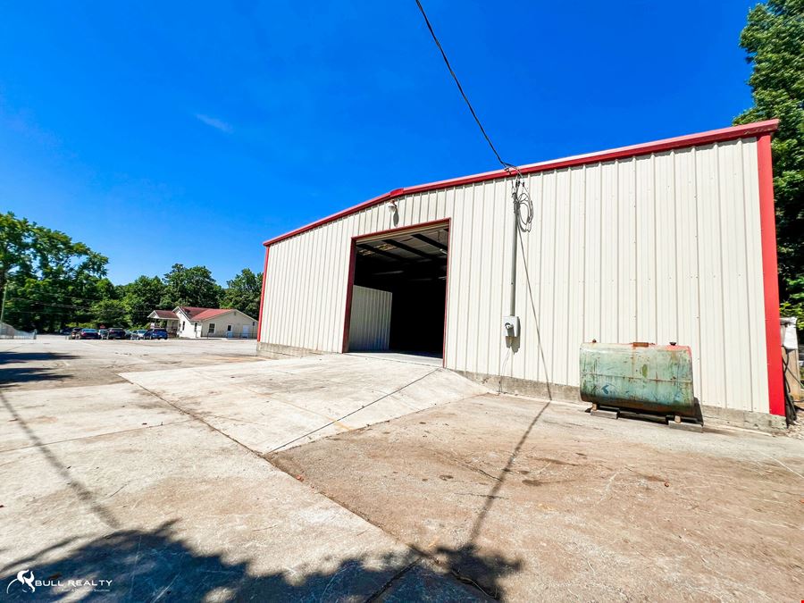 Automotive/Warehouse Space | ±4,370 SF